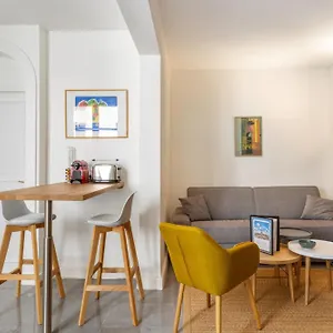 Du Marche St Honore - Welkeys , Paris France